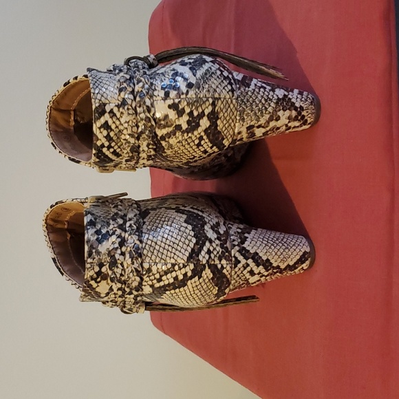 Wedge Heel Snake Print Bootie - Picture 4 of 8